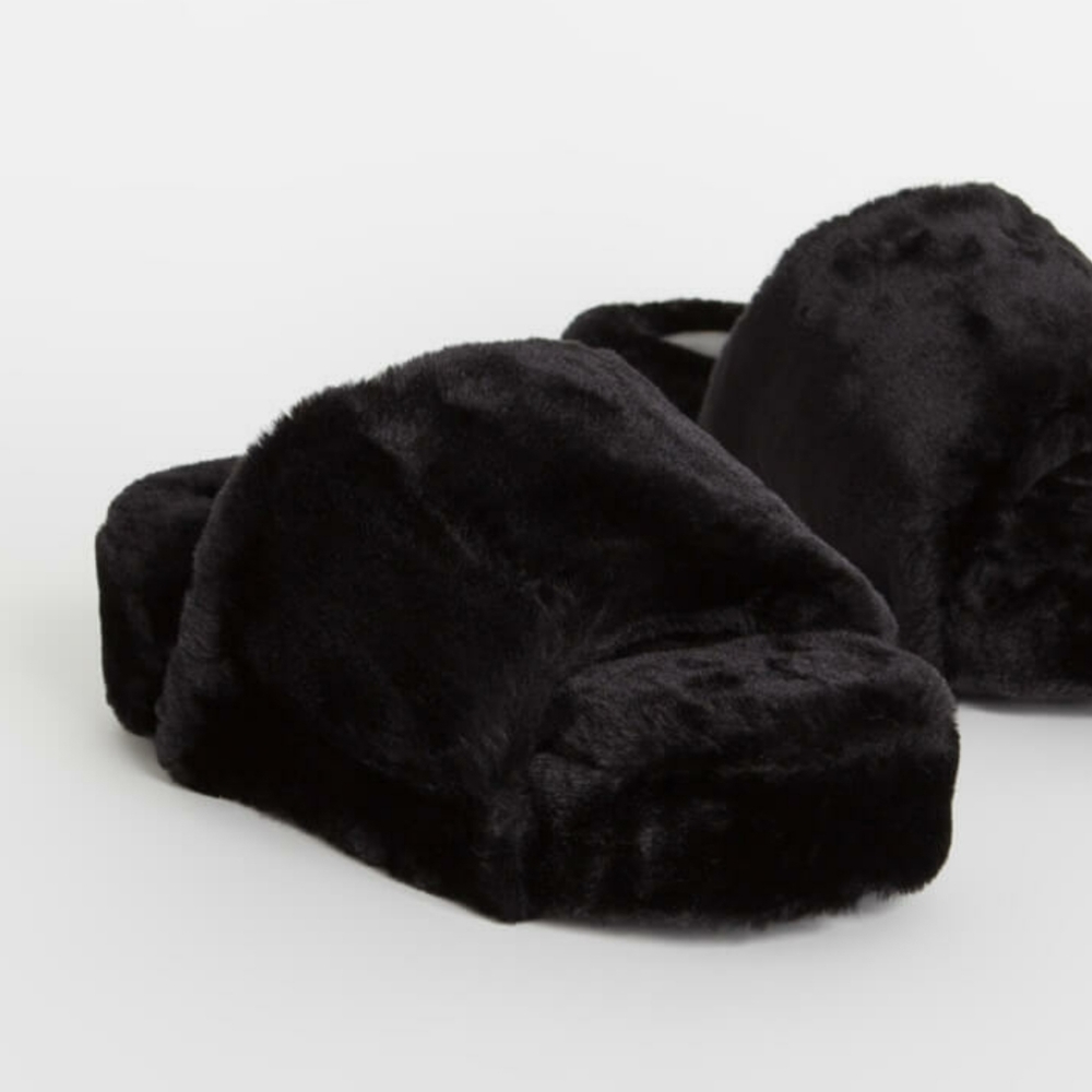 𝙇𝙖𝙨𝙩 𝙎𝙞𝙯 9 🖤Fur Love Platform Sandal -BLACK - Picture 4 of 8
